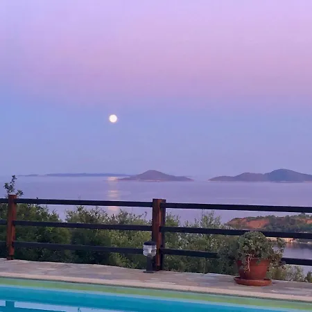 Alonissos 4-bedroom Large With Private Pool Villa *